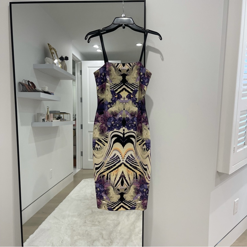 NWOT Bebe printed bodycon midi dress floral printed
